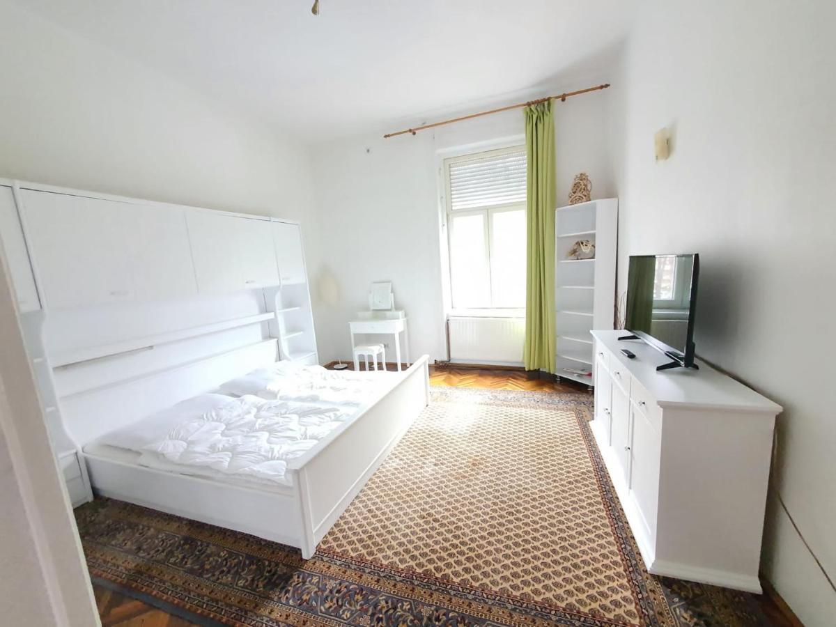 Diana'S Apartment Арад Екстериор снимка
