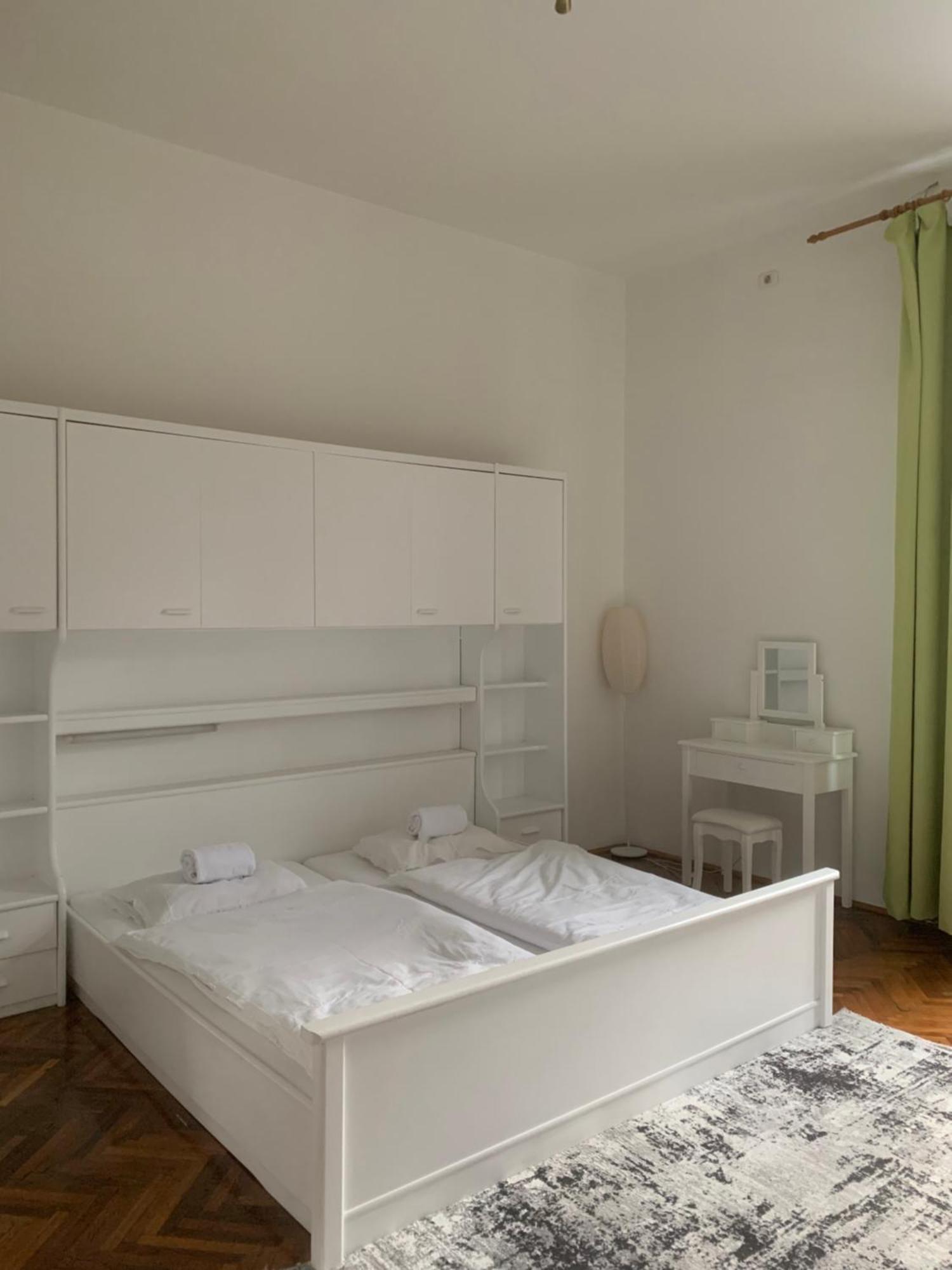 Diana'S Apartment Арад Екстериор снимка